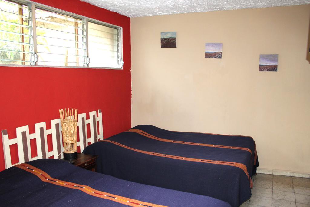 Ximenas Guest House Σαν Σαλβαντόρ Εξωτερικό φωτογραφία