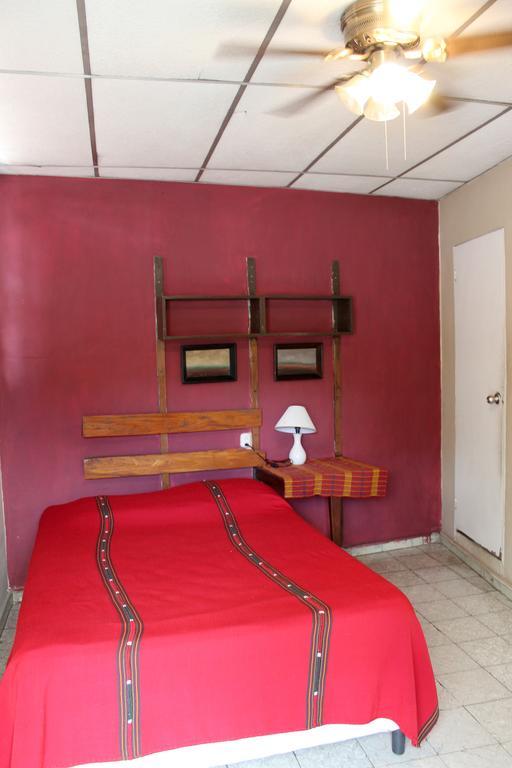 Ximenas Guest House Σαν Σαλβαντόρ Εξωτερικό φωτογραφία