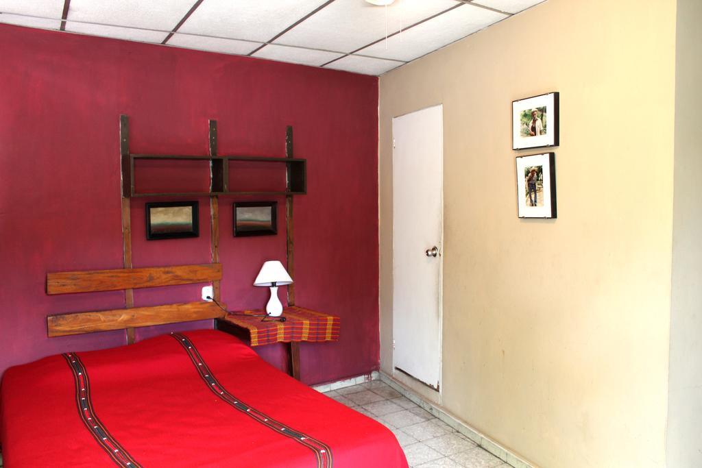 Ximenas Guest House Σαν Σαλβαντόρ Εξωτερικό φωτογραφία