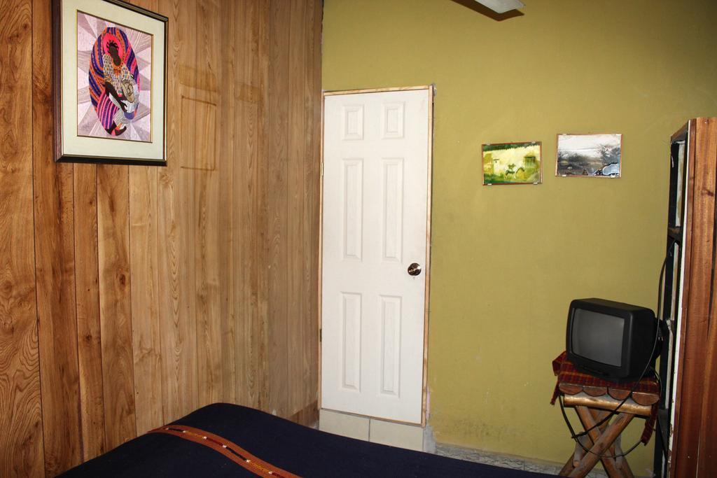 Ximenas Guest House Σαν Σαλβαντόρ Εξωτερικό φωτογραφία